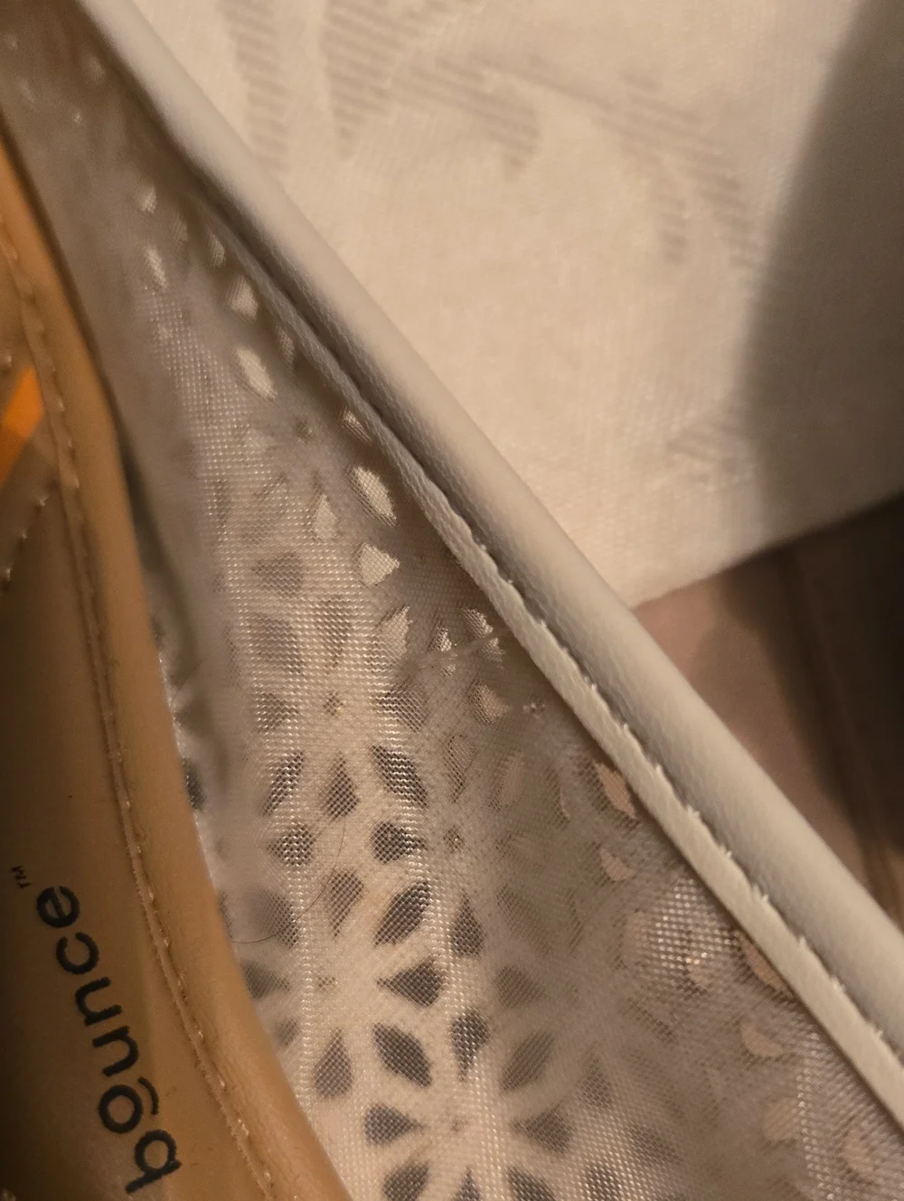 Hush Puppies Daisey Ballet Flats size 6.5M Cream/Off White